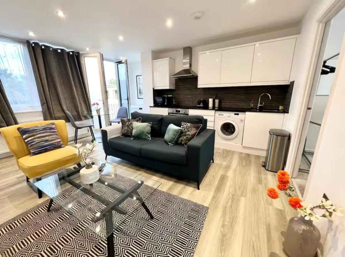 Lovely & Stylish 2 Bed Flat Close To Heathrow Yiewsley Exteriér fotografie